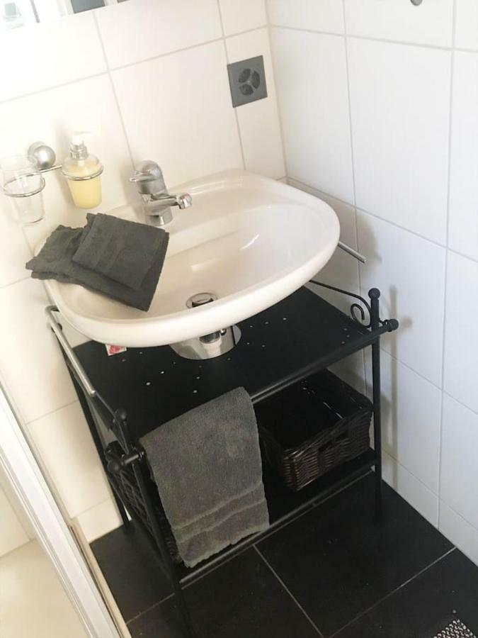 Gartenzimmer Rubigen Екстериор снимка